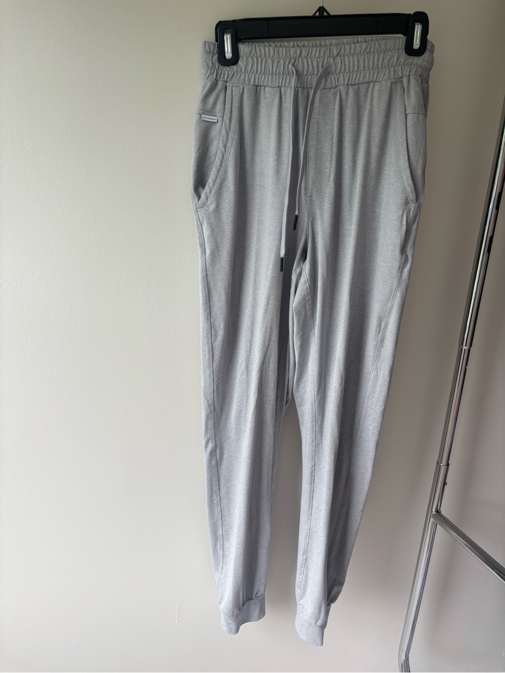 7 Diamonds Men's Light Gray Performance Joggers
